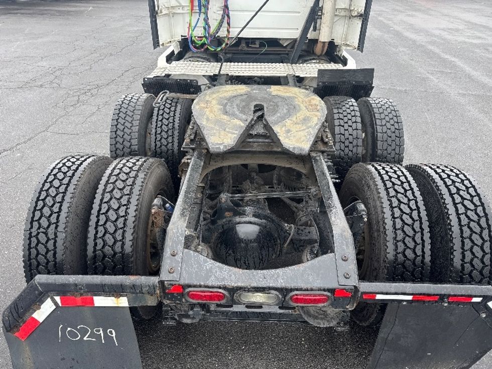 Sleeper Tractor-Heavy Duty Tractors-Volvo-2020-VNR64640-Montgomery-NY-476,036\n\t\tmiles-$ 51,500 - Image 6