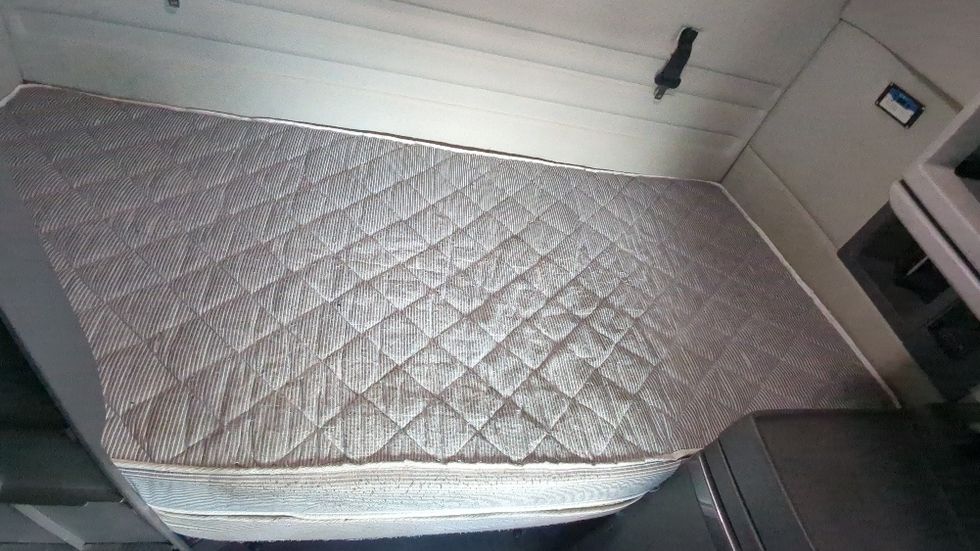 Sleeper Tractor-Heavy Duty Tractors-Volvo-2020-VNR64640-Suwanee-GA-370,519\n\t\tmiles-$ 58,250 - Image 17