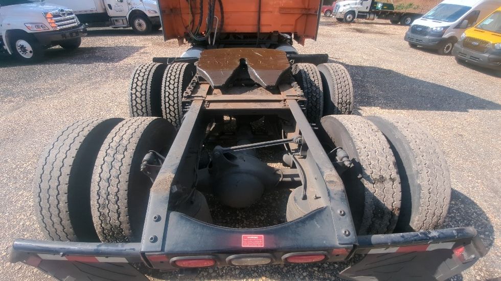 Sleeper Tractor-Heavy Duty Tractors-Volvo-2020-VNR64640-Suwanee-GA-370,519\n\t\tmiles-$ 58,250 - Image 6