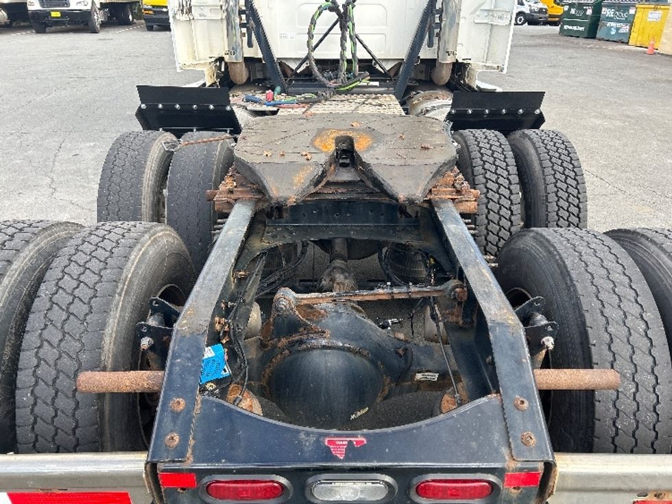 Sleeper Tractor-Heavy Duty Tractors-Volvo-2021-VNL64740-Dartmouth-NS-735,862\n\t\tkm-$ 86,250 - Image 6