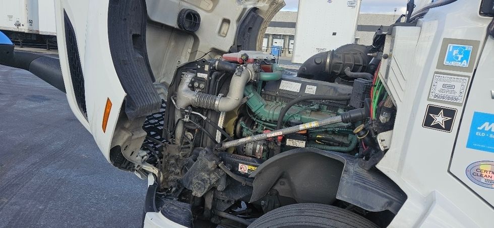 Sleeper Tractor-Heavy Duty Tractors-Volvo-2021-VNL64740-Linden-NJ-408,080\n\t\tmiles-$ 61,000 - Image 21