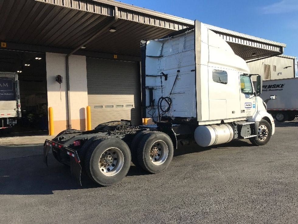 Sleeper Tractor-Heavy Duty Tractors-Volvo-2021-VNL64740-Linden-NJ-408,080\n\t\tmiles-$ 61,000 - Image 7