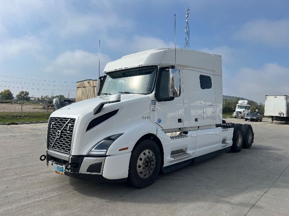 Sleeper Tractor-Heavy Duty Tractors-Volvo-2021-VNL64740-West Fargo-ND-482,256\n\t\tmiles-$ 59,500 - Image 3