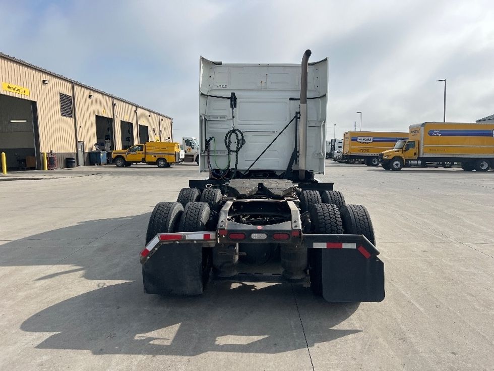 Sleeper Tractor-Heavy Duty Tractors-Volvo-2021-VNL64740-West Fargo-ND-482,256\n\t\tmiles-$ 59,500 - Image 6