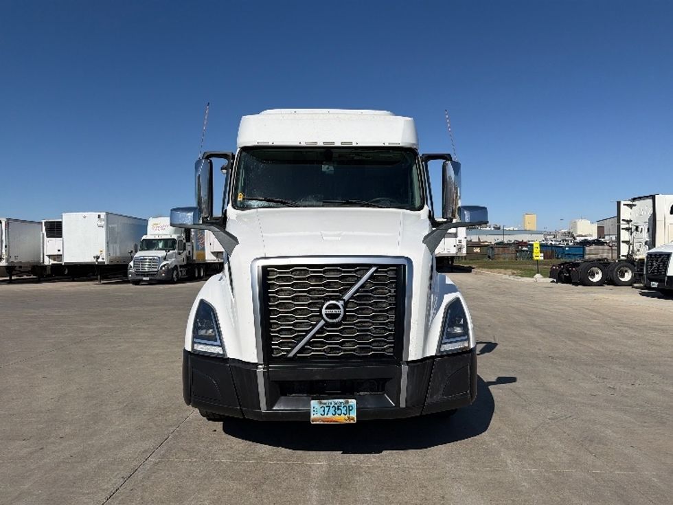 Sleeper Tractor-Heavy Duty Tractors-Volvo-2021-VNL64740-West Fargo-ND-570,899\n\t\tmiles-$ 54,250 - Image 2