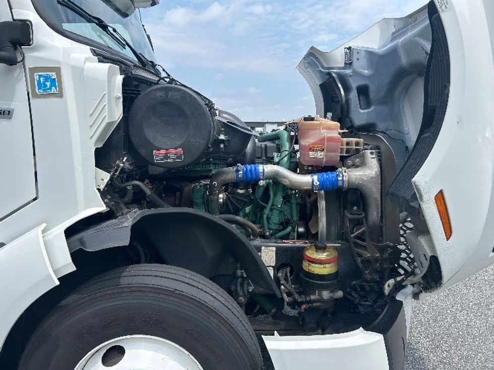 Sleeper Tractor-Heavy Duty Tractors-Volvo-2021-VNL64760-Anderson-SC-485,020\n\t\tmiles-$ 69,000 - Image 20