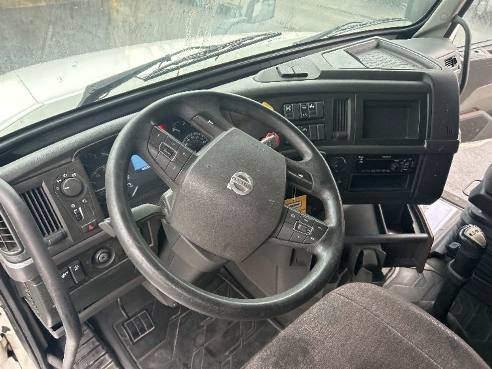 Sleeper Tractor-Heavy Duty Tractors-Volvo-2021-VNL64760-Asheville-NC-448,200\n\t\tmiles-$ 63,500 - Image 10