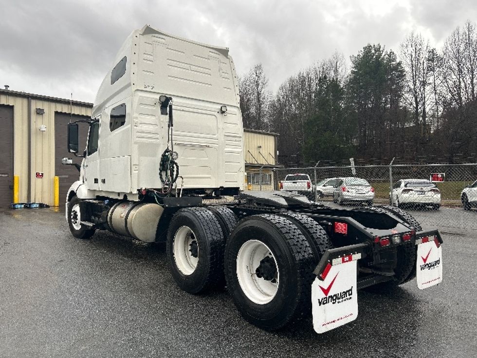 Sleeper Tractor-Heavy Duty Tractors-Volvo-2021-VNL64760-Asheville-NC-448,200\n\t\tmiles-$ 63,500 - Image 5