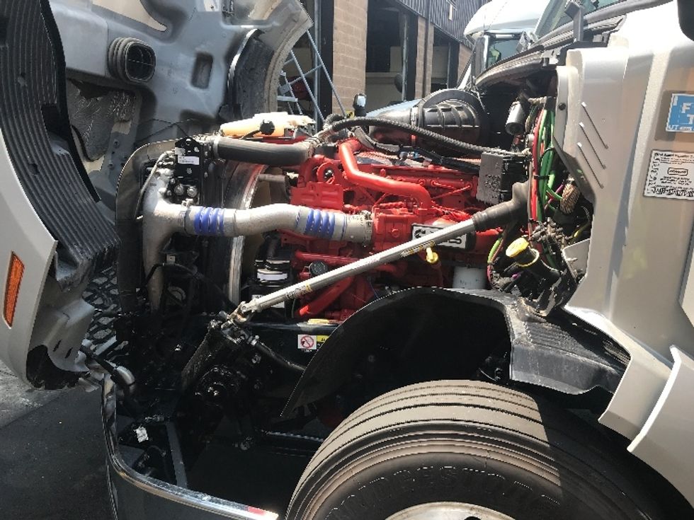 Sleeper Tractor-Heavy Duty Tractors-Volvo-2021-VNL64760-Bensalem-PA-495,279\n\t\tmiles-$ 70,000 - Image 21