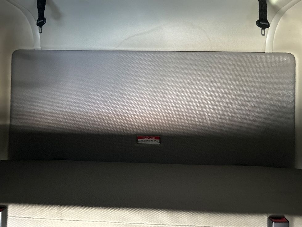 Sleeper Tractor-Heavy Duty Tractors-Volvo-2021-VNL64760-Braintree-MA-555,330\n\t\tmiles-$ 61,000 - Image 22