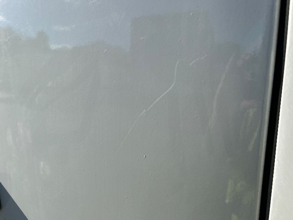 Sleeper Tractor-Heavy Duty Tractors-Volvo-2021-VNL64760-Braintree-MA-555,330\n\t\tmiles-$ 61,000 - Image 24