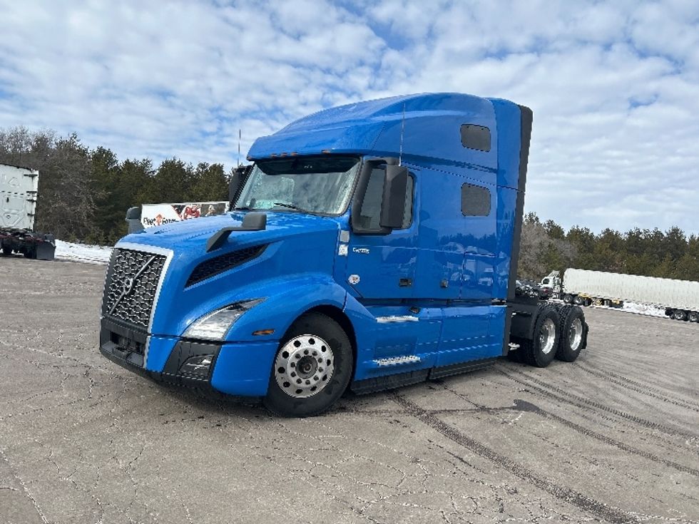 Sleeper Tractor-Heavy Duty Tractors-Volvo-2021-VNL64760-Brooklyn Park-MN-689,239\n\t\tmiles-$ 47,500 - Image 3
