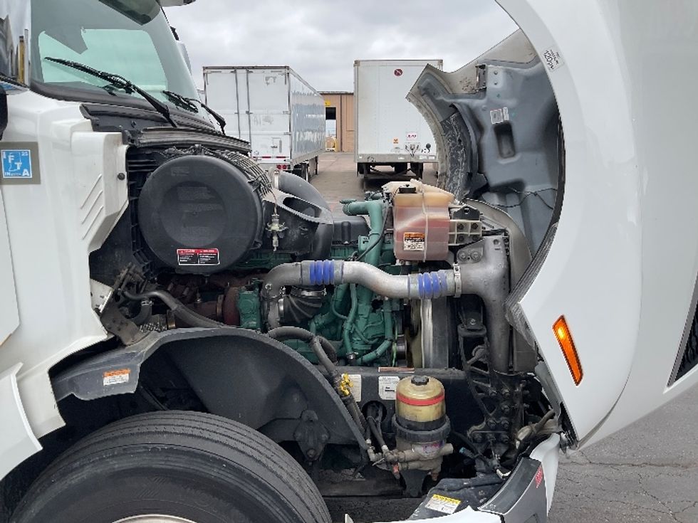 Sleeper Tractor-Heavy Duty Tractors-Volvo-2021-VNL64760-Byron Center-MI-458,226\n\t\tmiles-$ 72,250 - Image 20