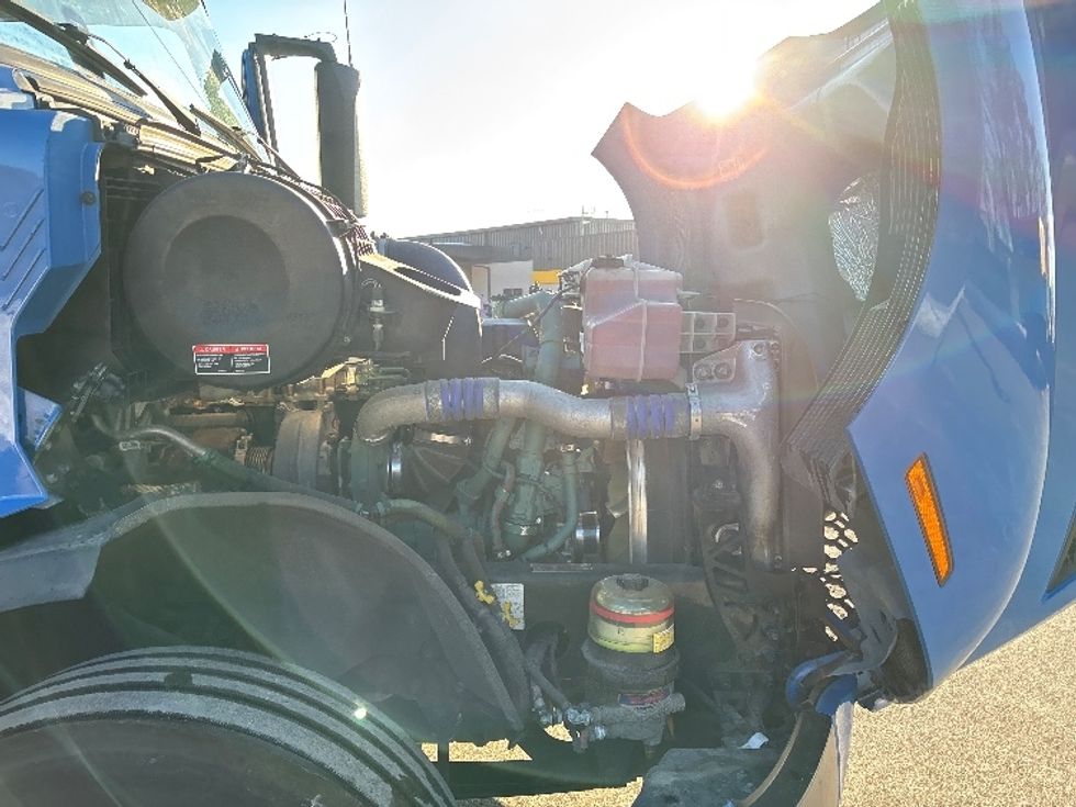 Sleeper Tractor-Heavy Duty Tractors-Volvo-2021-VNL64760-Byron Center-MI-646,910\n\t\tmiles-$ 51,000 - Image 20