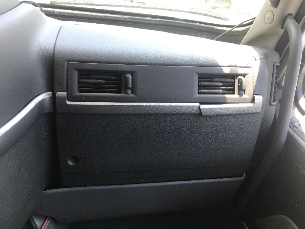 Sleeper Tractor-Heavy Duty Tractors-Volvo-2021-VNL64760-Charlottesville-VA-428,705\n\t\tmiles-$ 75,500 - Image 13