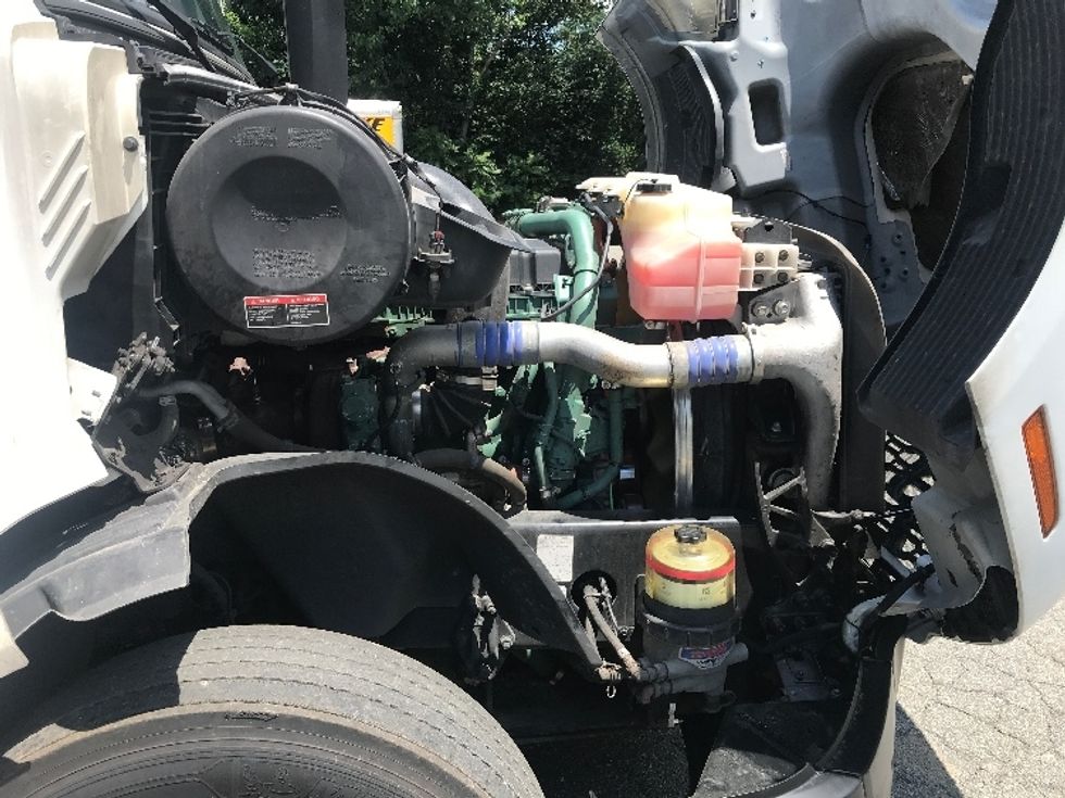 Sleeper Tractor-Heavy Duty Tractors-Volvo-2021-VNL64760-Charlottesville-VA-428,705\n\t\tmiles-$ 75,500 - Image 19