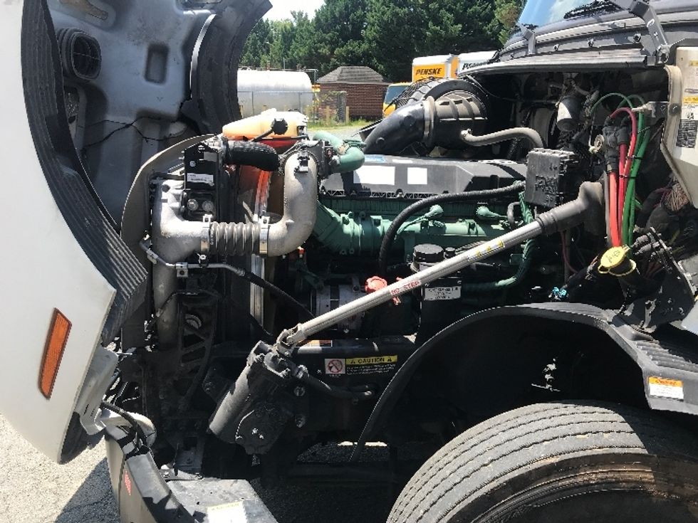 Sleeper Tractor-Heavy Duty Tractors-Volvo-2021-VNL64760-Charlottesville-VA-428,705\n\t\tmiles-$ 75,500 - Image 20