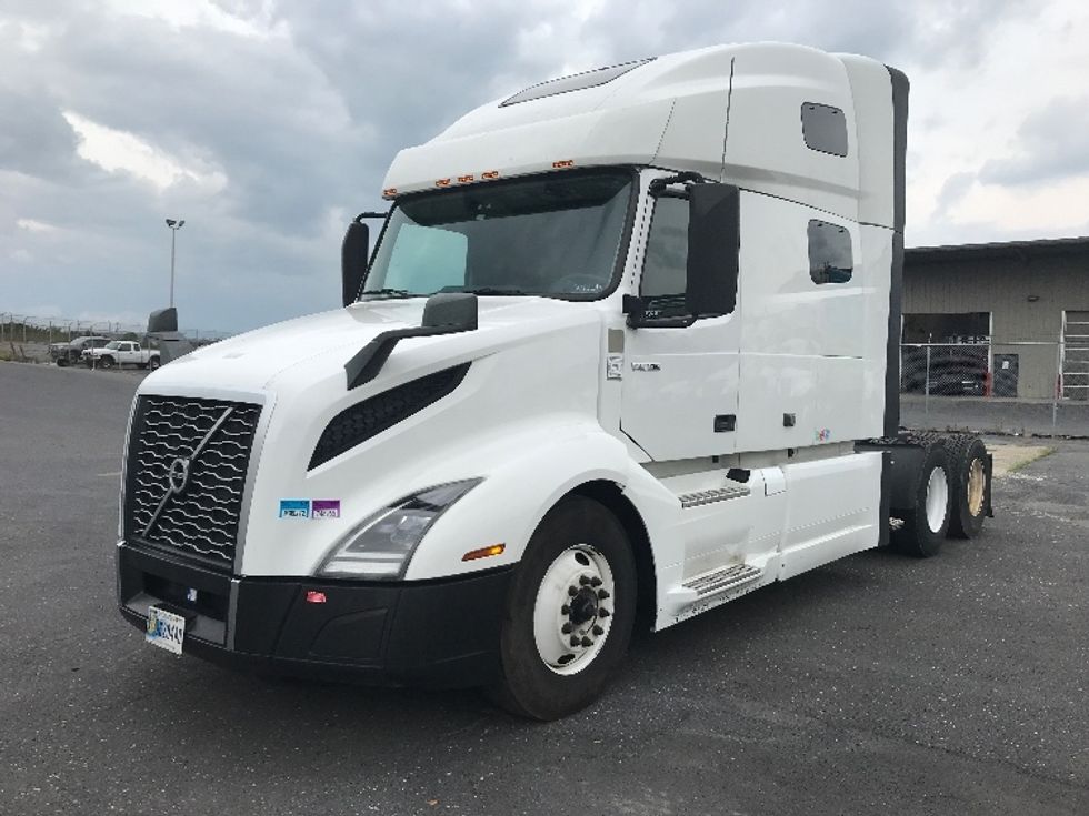 Sleeper Tractor-Heavy Duty Tractors-Volvo-2021-VNL64760-Charlottesville-VA-428,705\n\t\tmiles-$ 75,500 - Image 3