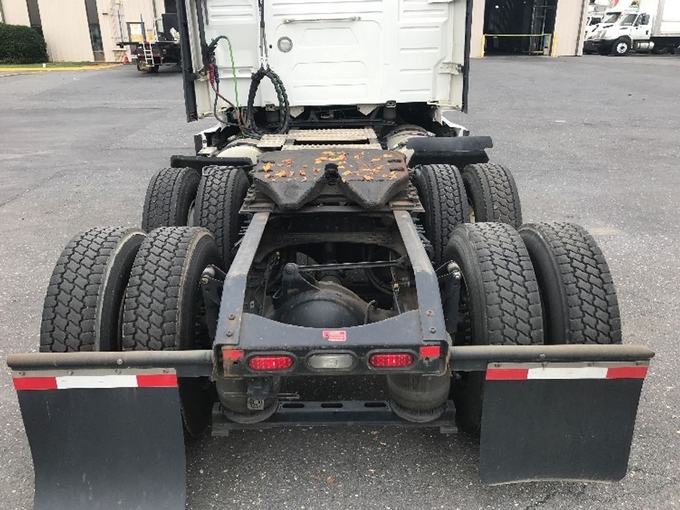 Sleeper Tractor-Heavy Duty Tractors-Volvo-2021-VNL64760-Charlottesville-VA-428,705\n\t\tmiles-$ 75,500 - Image 5