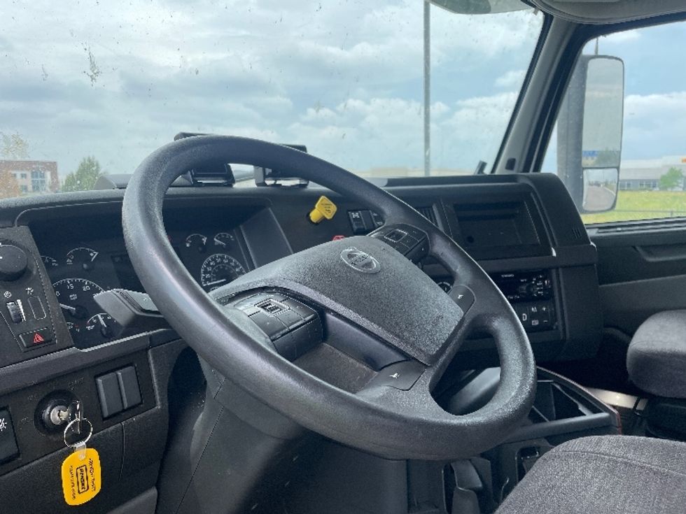 Sleeper Tractor-Heavy Duty Tractors-Volvo-2021-VNL64760-Colorado Springs-CO-429,734\n\t\tmiles-$ 80,500 - Image 10