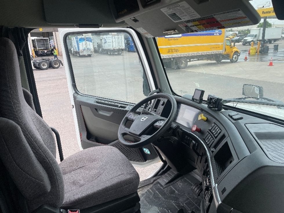 Sleeper Tractor-Heavy Duty Tractors-Volvo-2021-VNL64760-Colorado Springs-CO-429,734\n\t\tmiles-$ 80,500 - Image 15