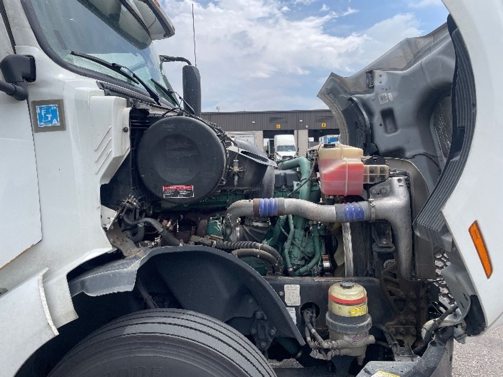 Sleeper Tractor-Heavy Duty Tractors-Volvo-2021-VNL64760-Colorado Springs-CO-429,734\n\t\tmiles-$ 80,500 - Image 20