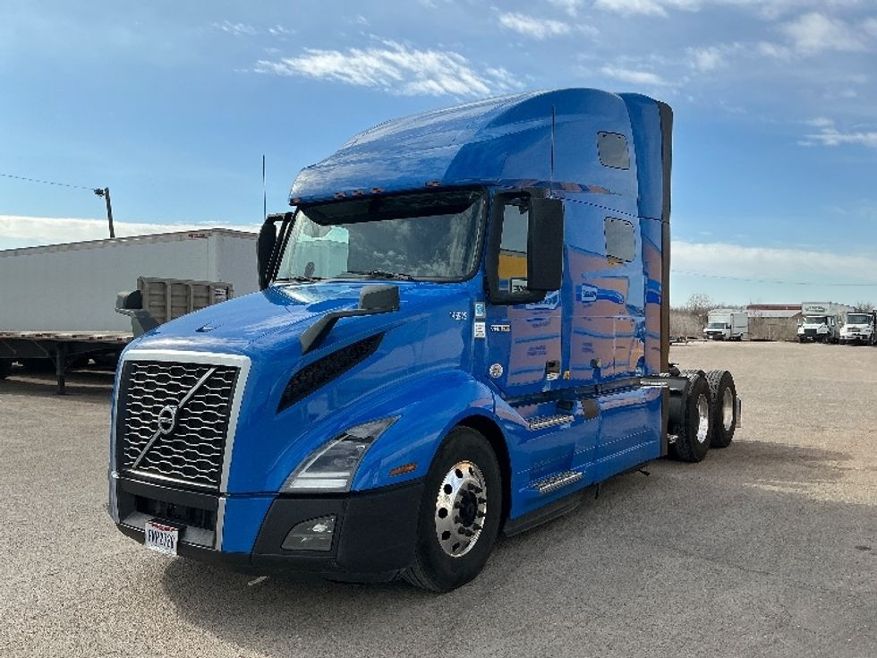 Sleeper Tractor-Heavy Duty Tractors-Volvo-2021-VNL64760-Dallas-TX-647,815\n\t\tmiles-$ 56,000 - Image 3