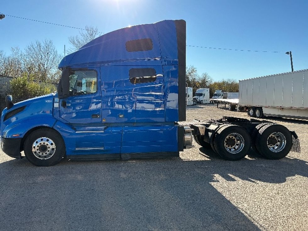 Sleeper Tractor-Heavy Duty Tractors-Volvo-2021-VNL64760-Dallas-TX-681,234\n\t\tmiles-$ 56,000 - Image 4
