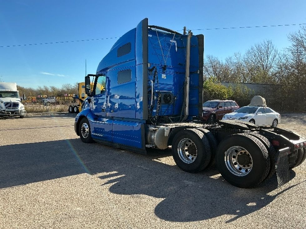 Sleeper Tractor-Heavy Duty Tractors-Volvo-2021-VNL64760-Dallas-TX-681,234\n\t\tmiles-$ 56,000 - Image 5