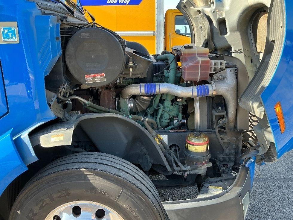 Sleeper Tractor-Heavy Duty Tractors-Volvo-2021-VNL64760-Dallas-TX-685,743\n\t\tmiles-$ 52,500 - Image 20