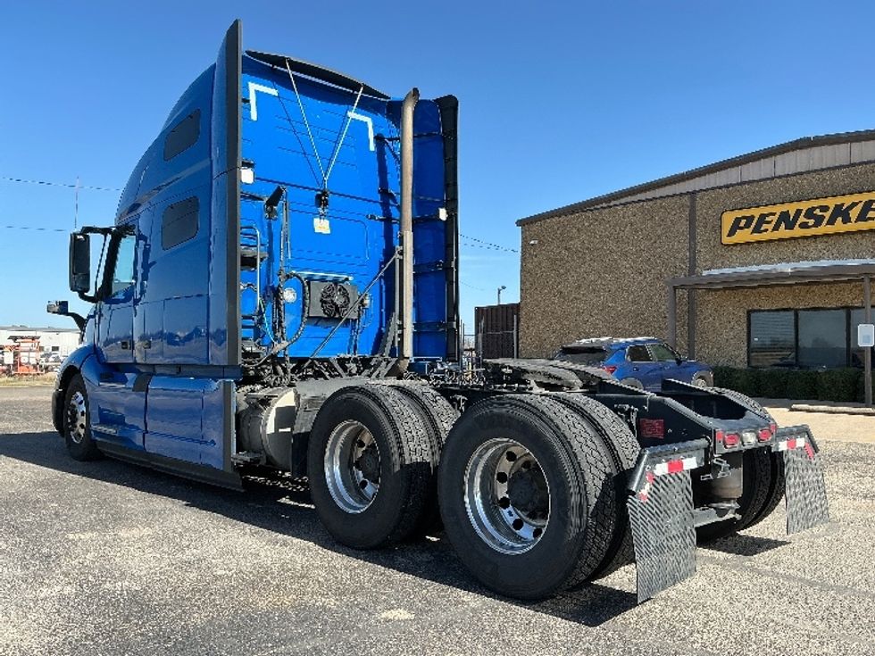 Sleeper Tractor-Heavy Duty Tractors-Volvo-2021-VNL64760-Dallas-TX-685,743\n\t\tmiles-$ 52,500 - Image 5