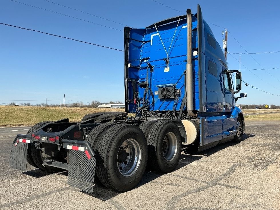 Sleeper Tractor-Heavy Duty Tractors-Volvo-2021-VNL64760-Dallas-TX-685,743\n\t\tmiles-$ 52,500 - Image 7