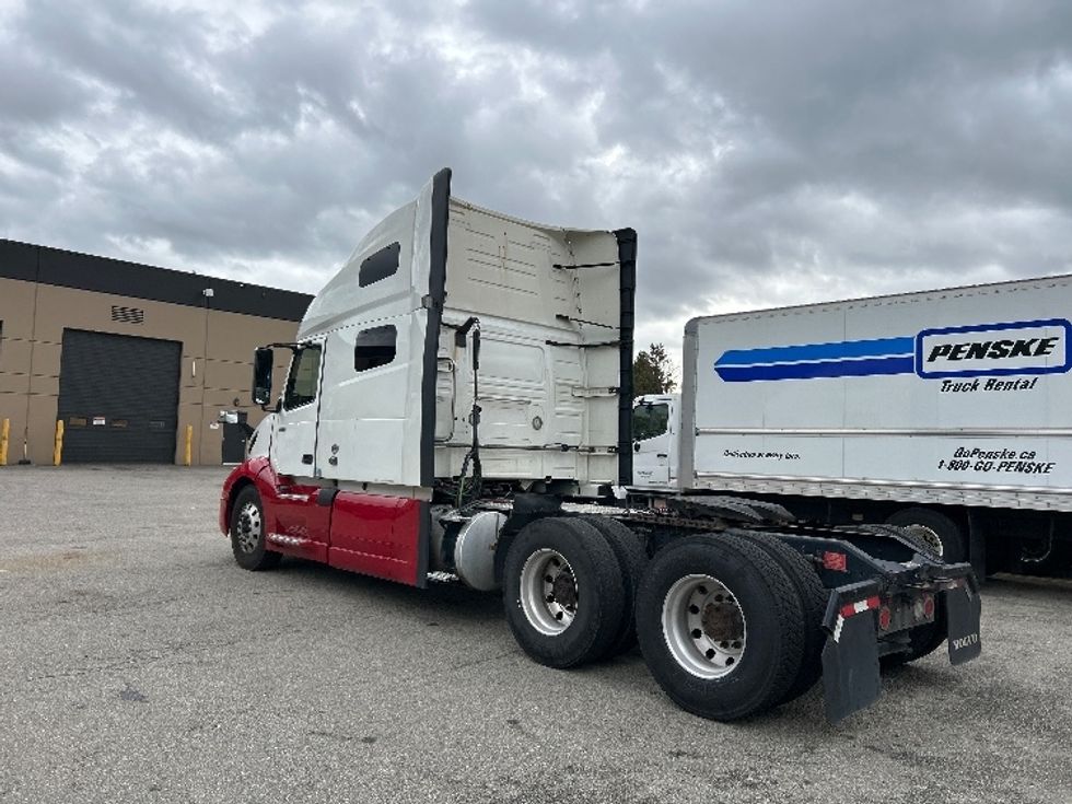 Sleeper Tractor-Heavy Duty Tractors-Volvo-2021-VNL64760-Delta-BC-685,344\n\t\tkm-$ 98,000 - Image 5