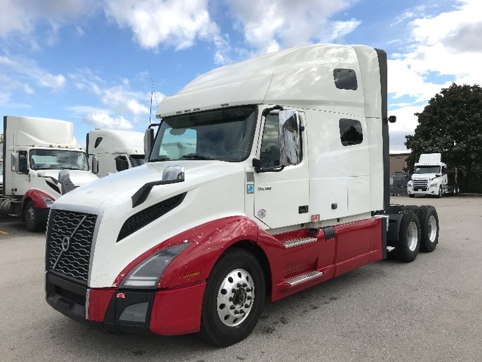 Sleeper Tractor-Heavy Duty Tractors-Volvo-2021-VNL64760-Delta-BC-745,882\n\t\tkm-$ 94,500 - Image 3