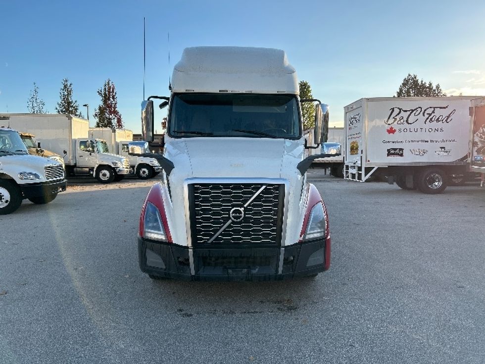 Sleeper Tractor-Heavy Duty Tractors-Volvo-2021-VNL64760-Delta-BC-791,920\n\t\tkm-$ 92,000 - Image 2