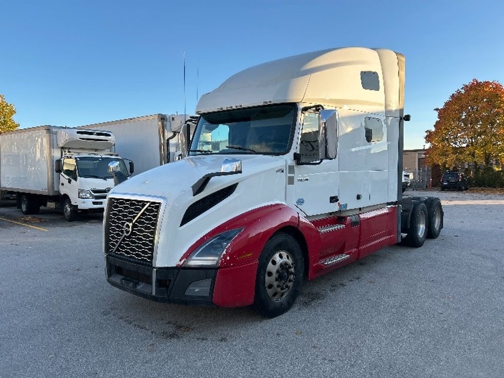 Sleeper Tractor-Heavy Duty Tractors-Volvo-2021-VNL64760-Delta-BC-791,920\n\t\tkm-$ 92,000 - Image 3