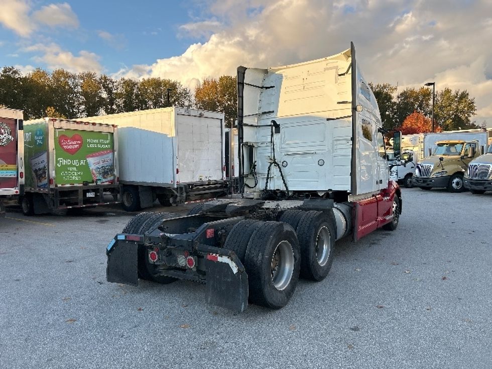 Sleeper Tractor-Heavy Duty Tractors-Volvo-2021-VNL64760-Delta-BC-791,920\n\t\tkm-$ 92,000 - Image 7