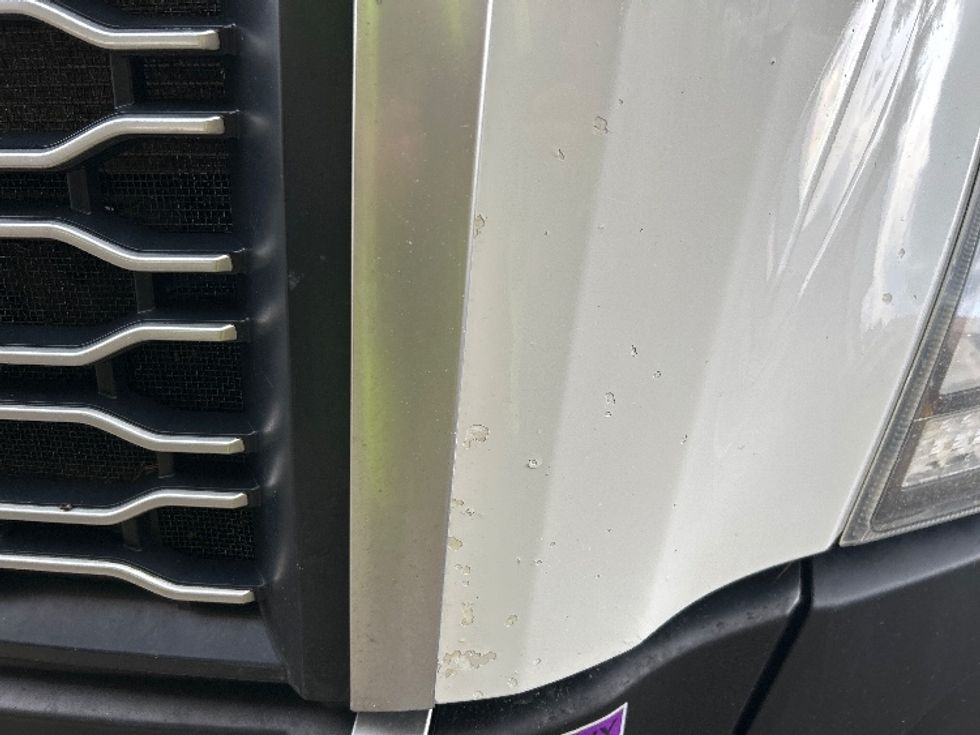 Sleeper Tractor-Heavy Duty Tractors-Volvo-2021-VNL64760-Duncansville-PA-573,937\n\t\tmiles-$ 61,750 - Image 26