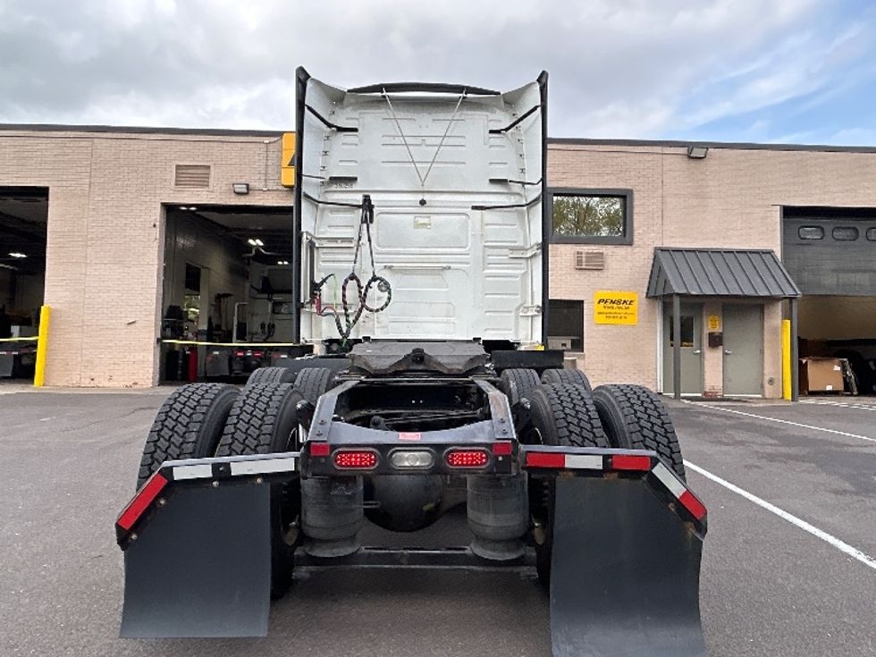 Sleeper Tractor-Heavy Duty Tractors-Volvo-2021-VNL64760-Duncansville-PA-573,937\n\t\tmiles-$ 61,750 - Image 6