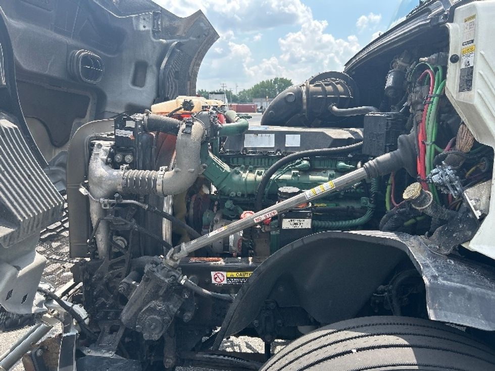 Sleeper Tractor-Heavy Duty Tractors-Volvo-2021-VNL64760-East Chicago-IN-524,136\n\t\tmiles-$ 64,500 - Image 19