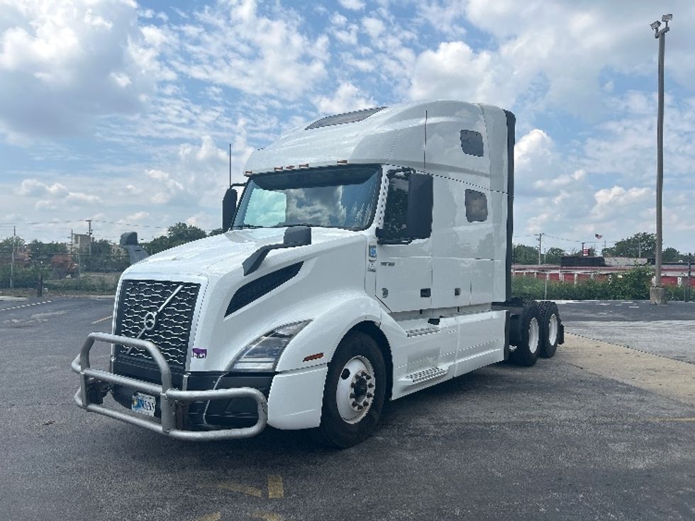 Sleeper Tractor-Heavy Duty Tractors-Volvo-2021-VNL64760-East Chicago-IN-524,136\n\t\tmiles-$ 64,500 - Image 3