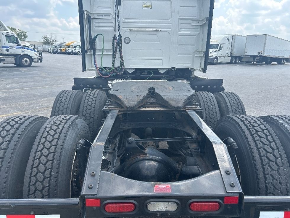 Sleeper Tractor-Heavy Duty Tractors-Volvo-2021-VNL64760-East Chicago-IN-524,136\n\t\tmiles-$ 64,500 - Image 6