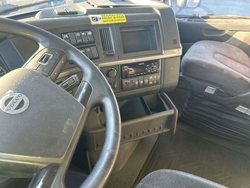 Sleeper Tractor-Heavy Duty Tractors-Volvo-2021-VNL64760-Fontana-CA-562,534\n\t\tmiles-$ 70,750 - Image 10