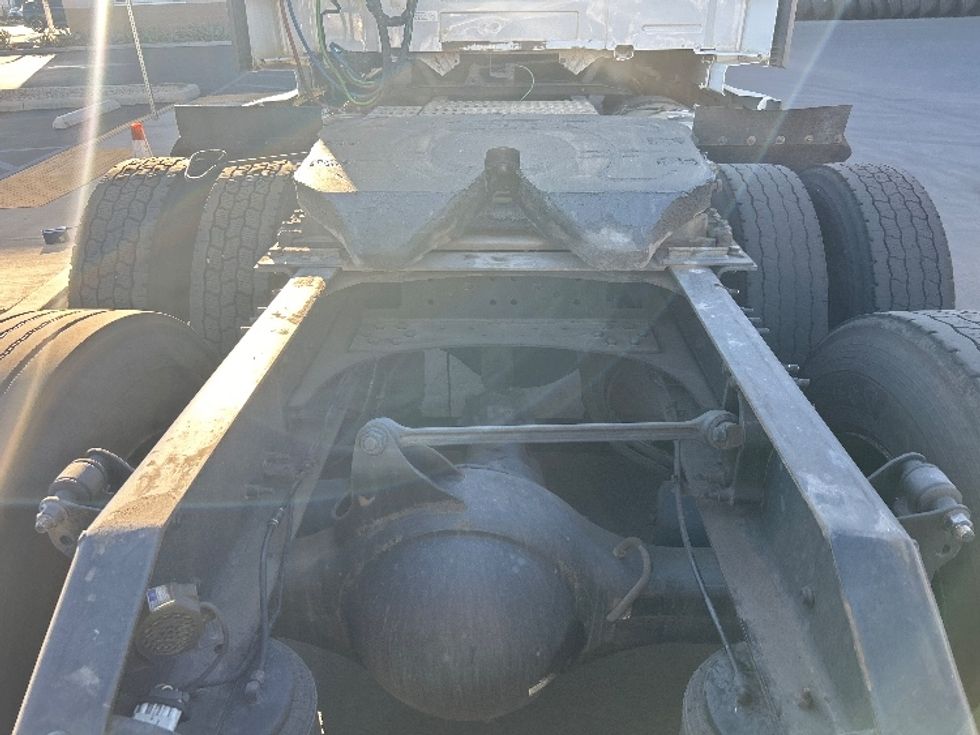 Sleeper Tractor-Heavy Duty Tractors-Volvo-2021-VNL64760-Fontana-CA-562,534\n\t\tmiles-$ 70,750 - Image 6