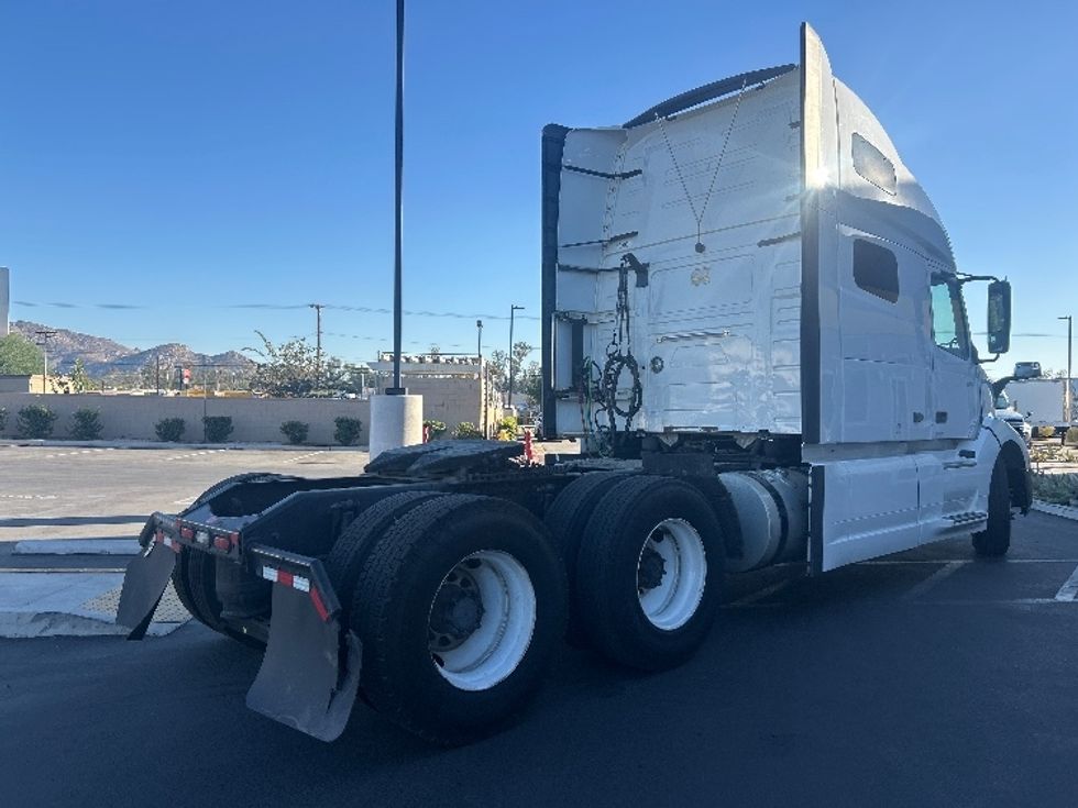 Sleeper Tractor-Heavy Duty Tractors-Volvo-2021-VNL64760-Fontana-CA-562,534\n\t\tmiles-$ 70,750 - Image 7