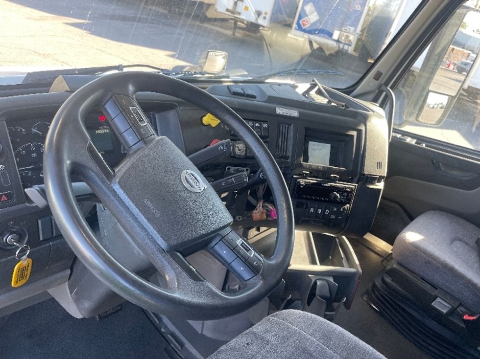 Sleeper Tractor-Heavy Duty Tractors-Volvo-2021-VNL64760-Fort Wayne-IN-382,855\n\t\tmiles-$ 76,000 - Image 10