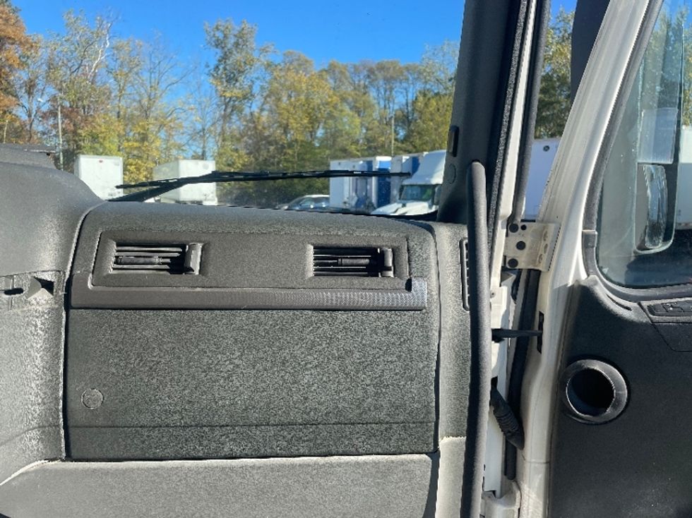 Sleeper Tractor-Heavy Duty Tractors-Volvo-2021-VNL64760-Fort Wayne-IN-382,855\n\t\tmiles-$ 76,000 - Image 14