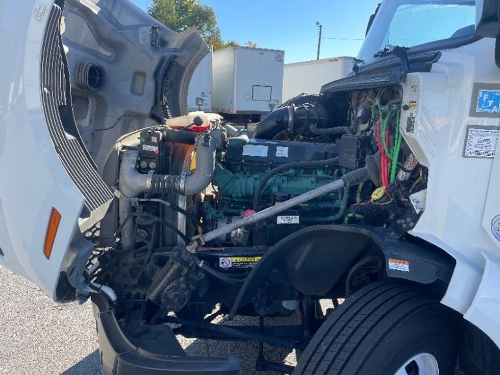 Sleeper Tractor-Heavy Duty Tractors-Volvo-2021-VNL64760-Fort Wayne-IN-382,855\n\t\tmiles-$ 76,000 - Image 20