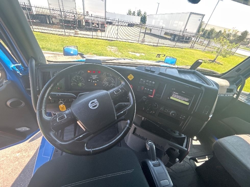 Sleeper Tractor-Heavy Duty Tractors-Volvo-2021-VNL64760-Greeley-CO-305,000\n\t\tmiles-$ 93,500 - Image 11
