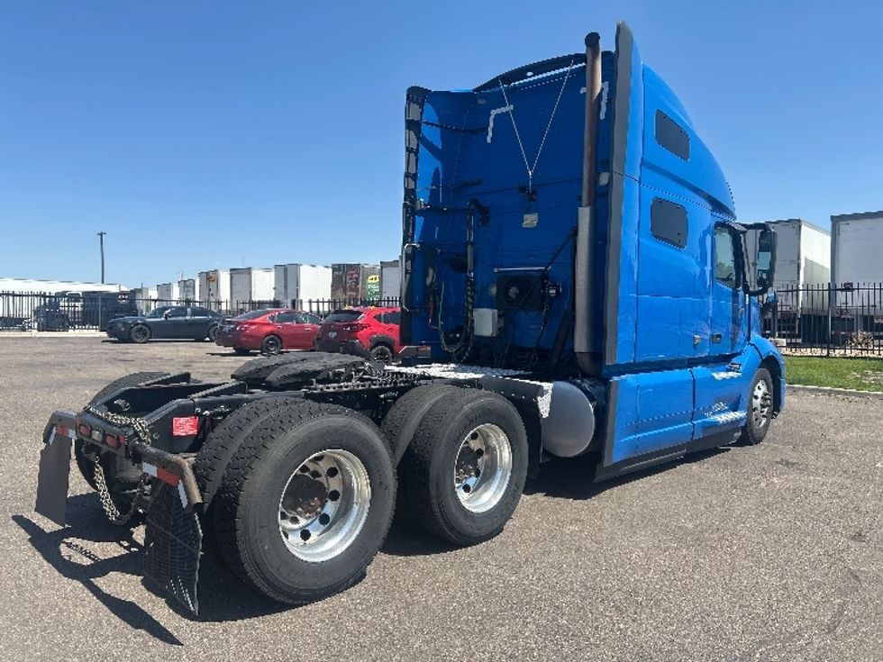 Sleeper Tractor-Heavy Duty Tractors-Volvo-2021-VNL64760-Greeley-CO-305,000\n\t\tmiles-$ 93,500 - Image 7